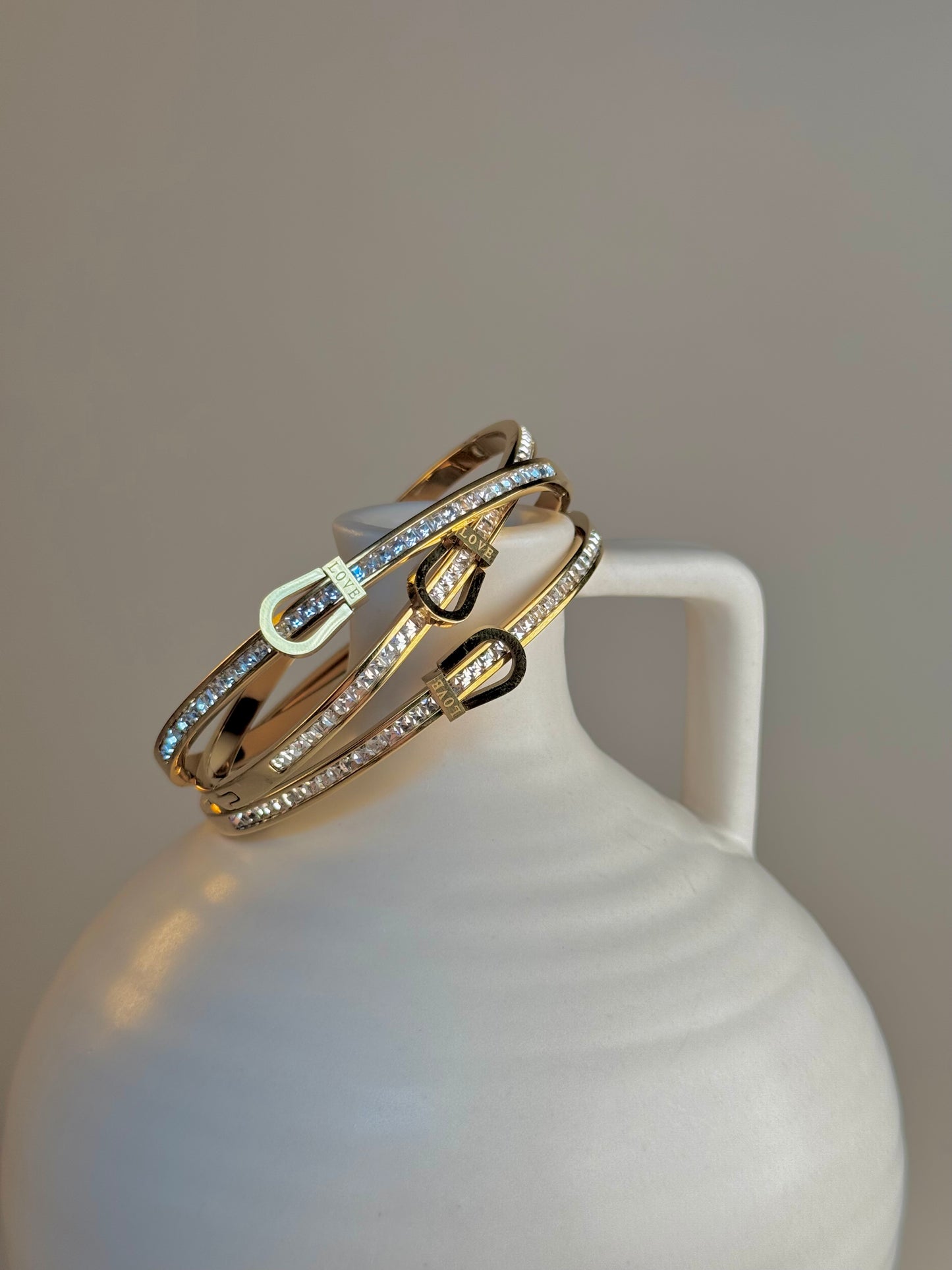 Belt bracelete